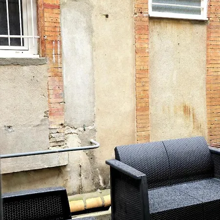 Tour Est - T2 Entre Cité Médiévale Et Bastide *